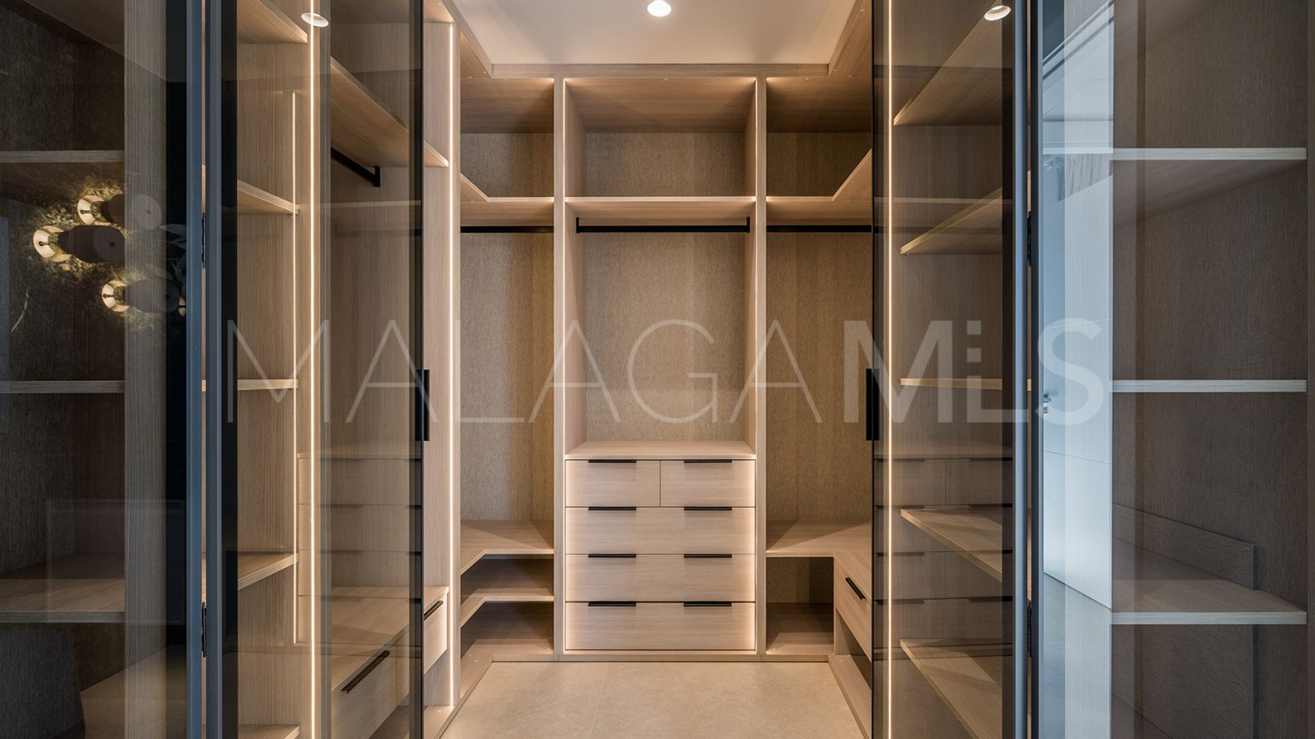 Penthouse for sale in Estepona