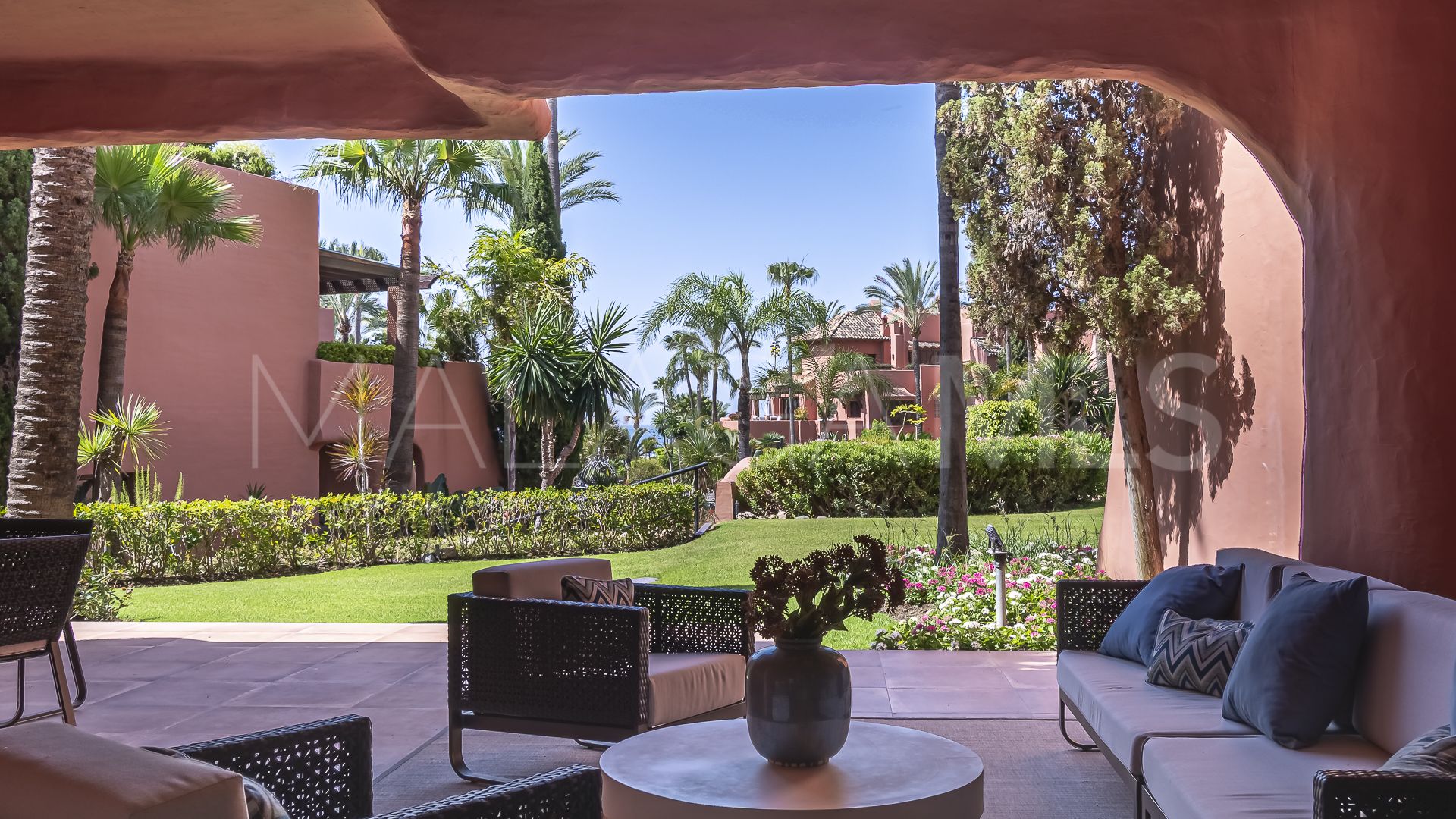 Estepona, apartamento planta baja for sale with 3 bedrooms