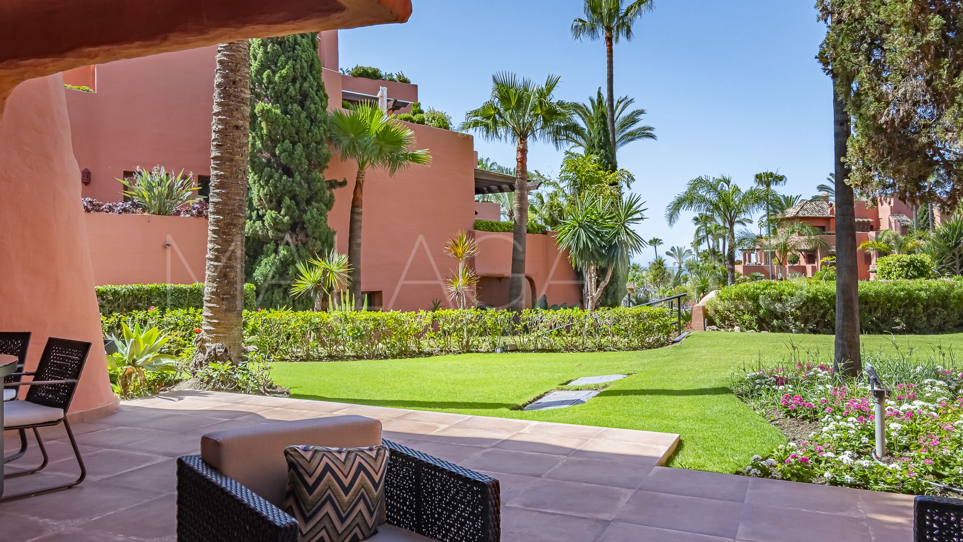 Estepona, apartamento planta baja for sale with 3 bedrooms