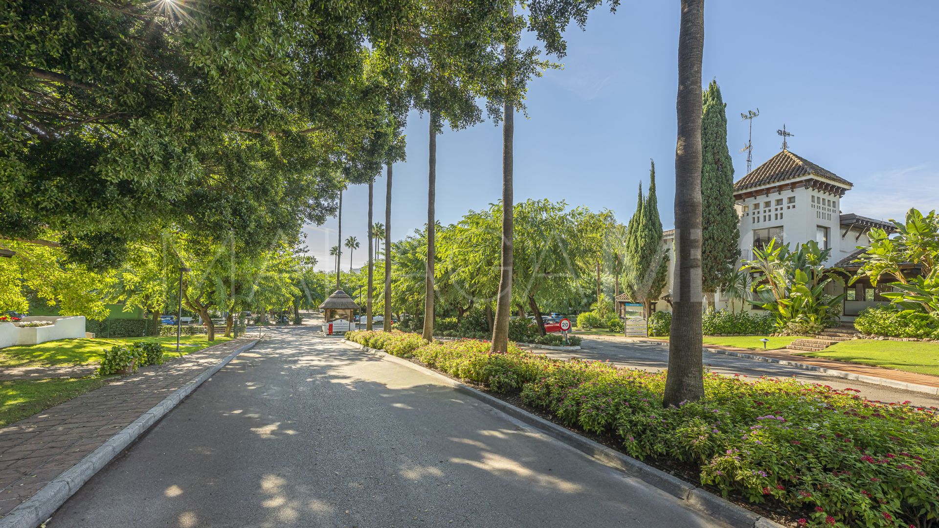 Markplanslägenhet for sale in Estepona