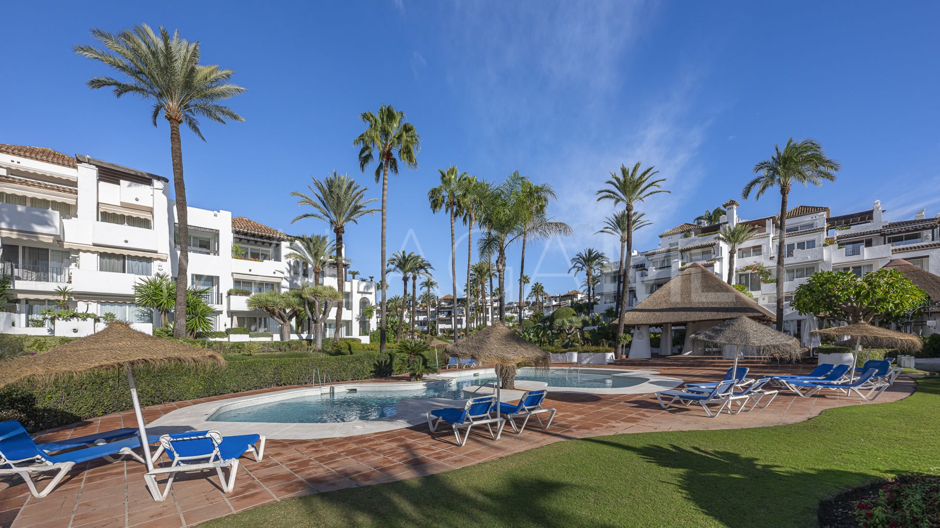 Markplanslägenhet for sale in Estepona