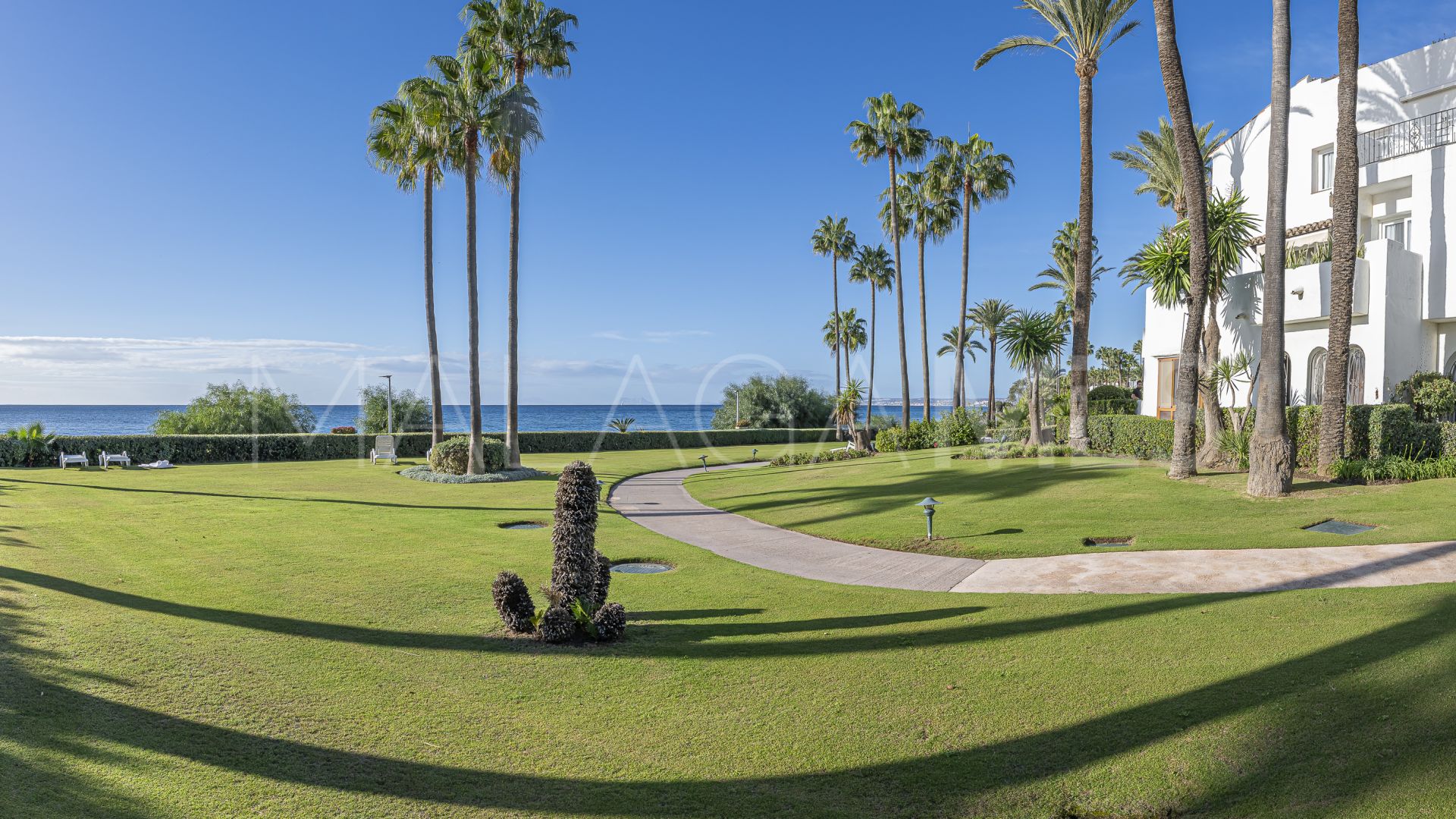 Markplanslägenhet for sale in Estepona