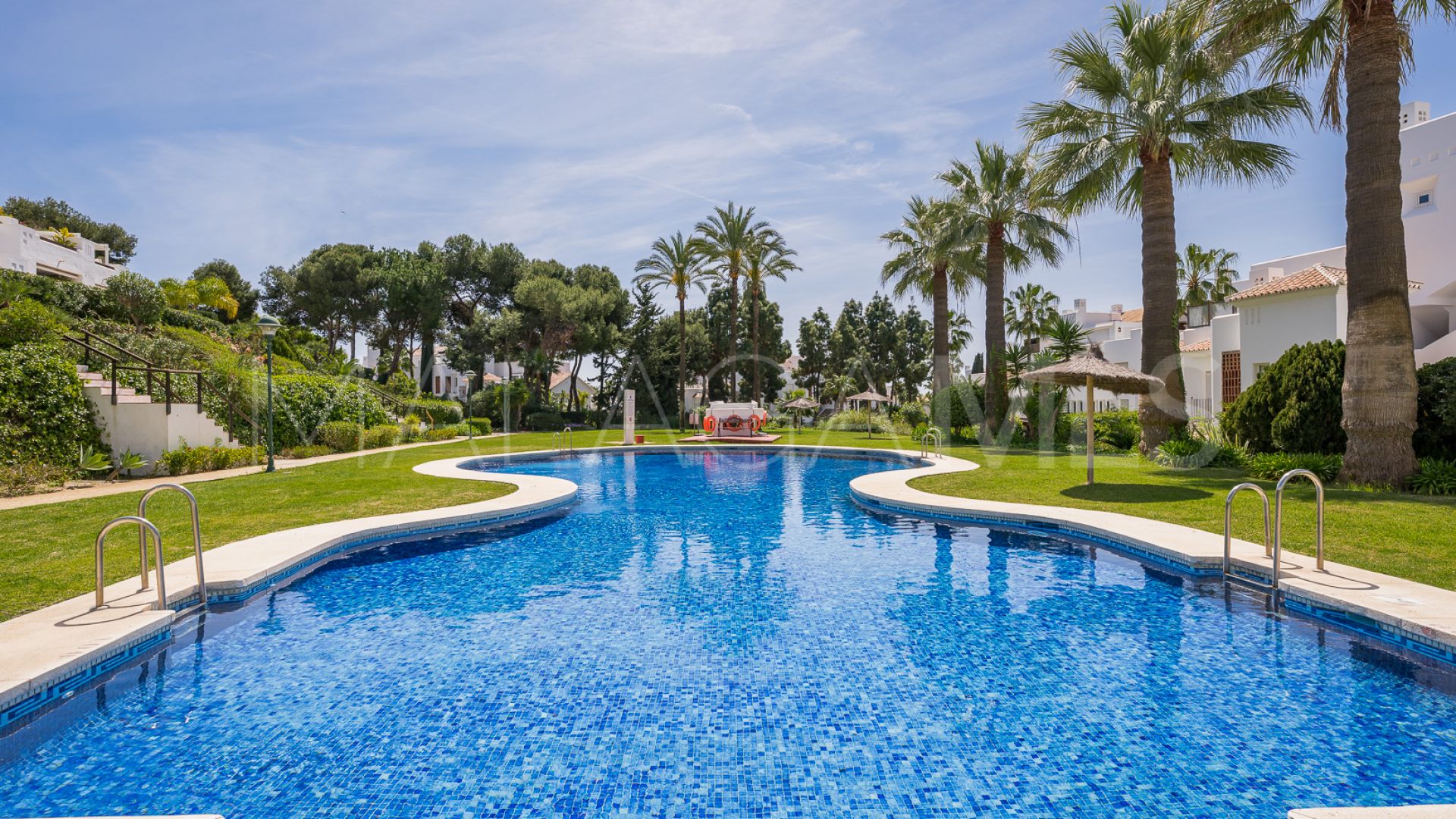 For sale apartment in Los Monteros Palm Beach with 6 bedrooms