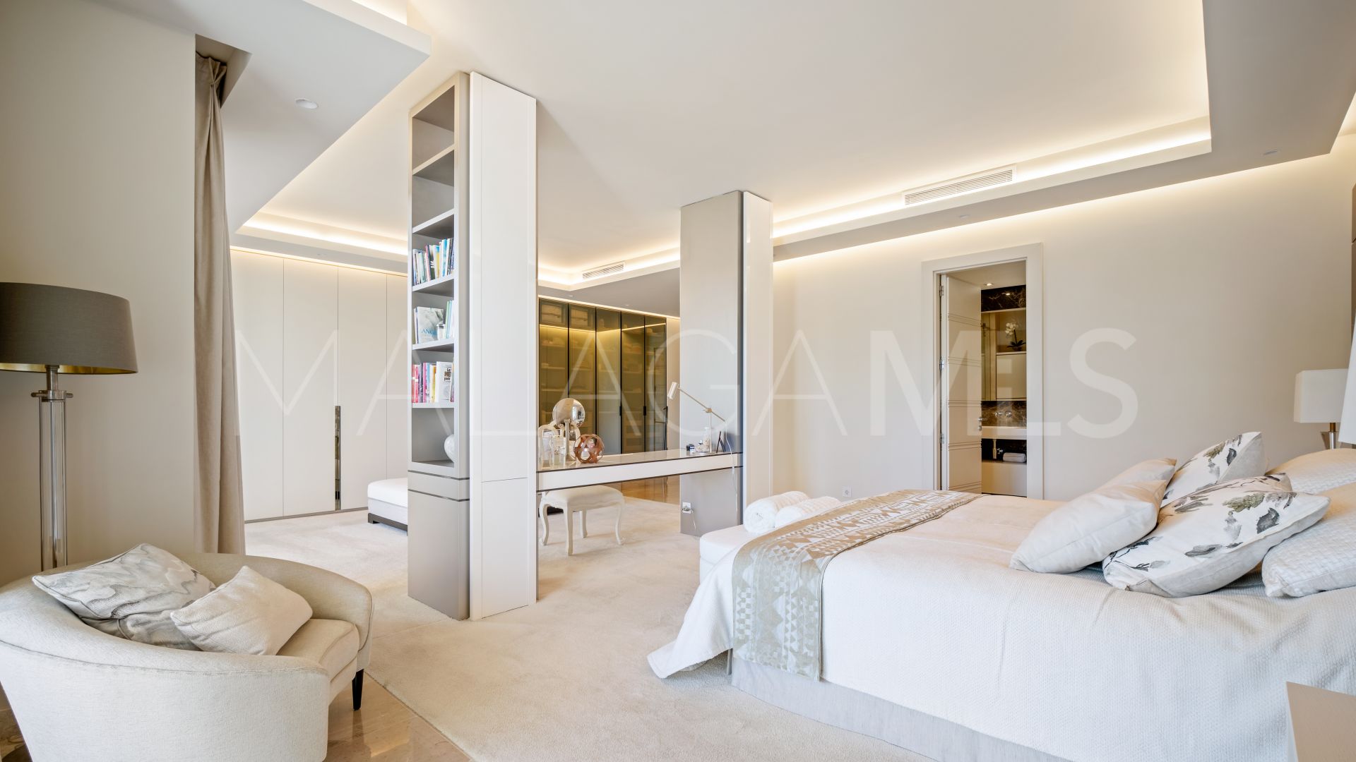 Lägenhet for sale in Marbella Golden Mile