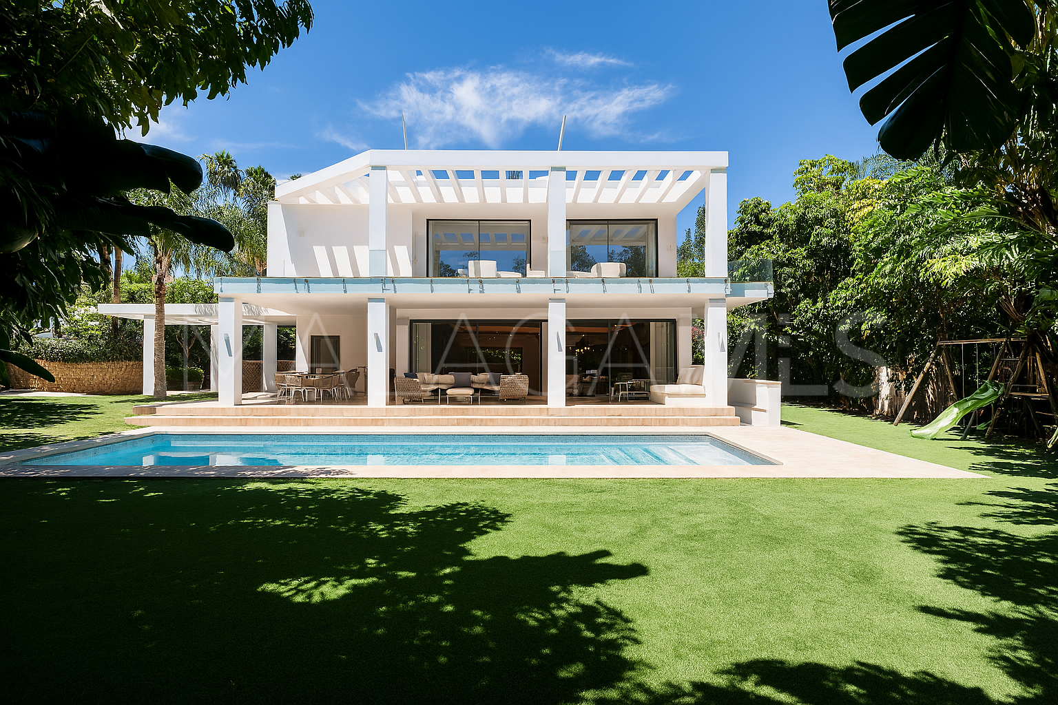 Villa for sale in El Herrojo