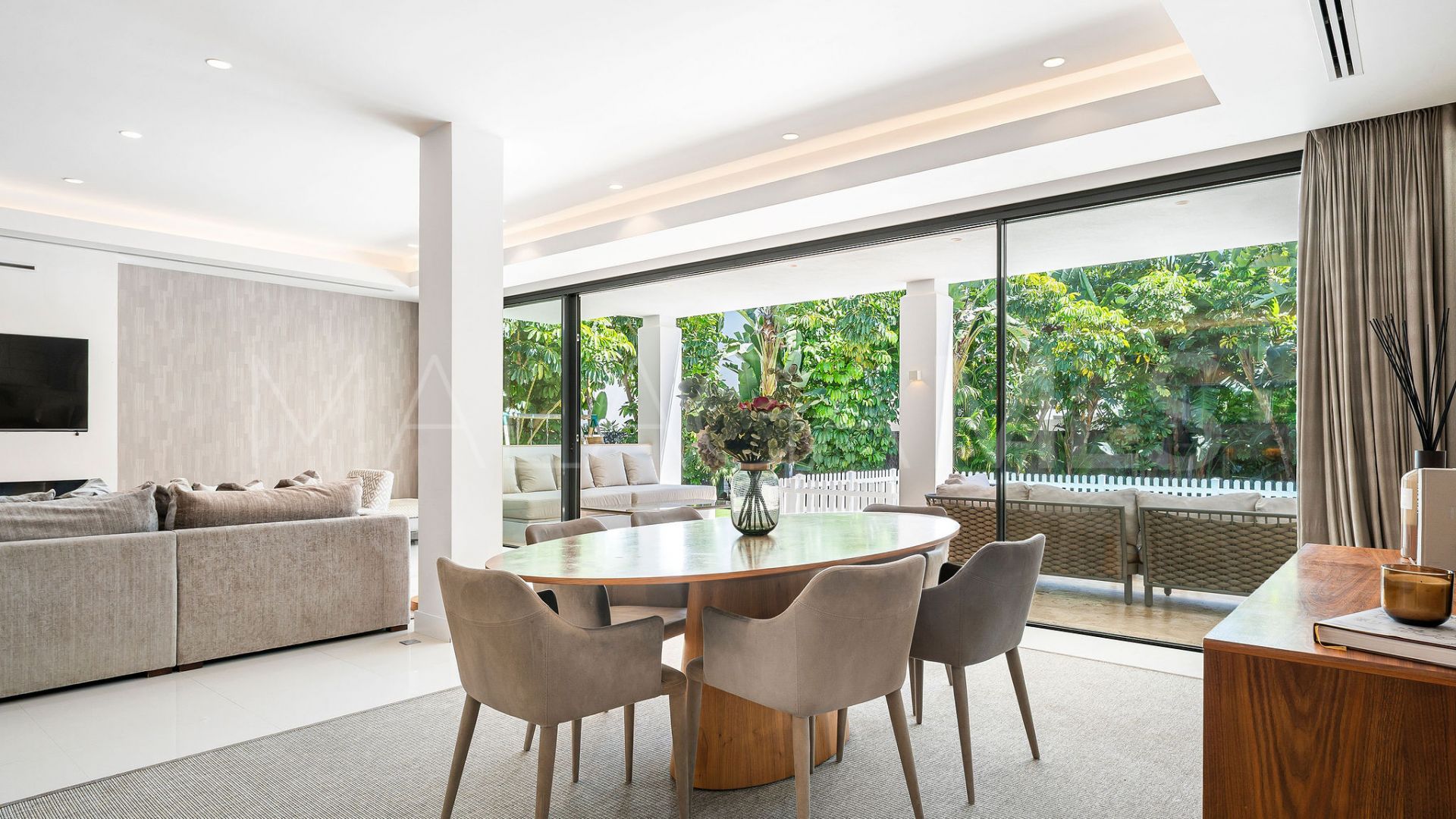 Villa for sale in El Herrojo