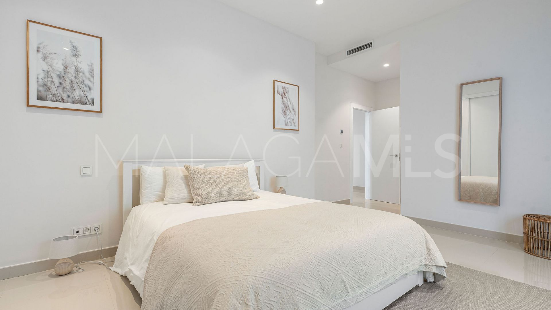 Villa for sale in El Herrojo