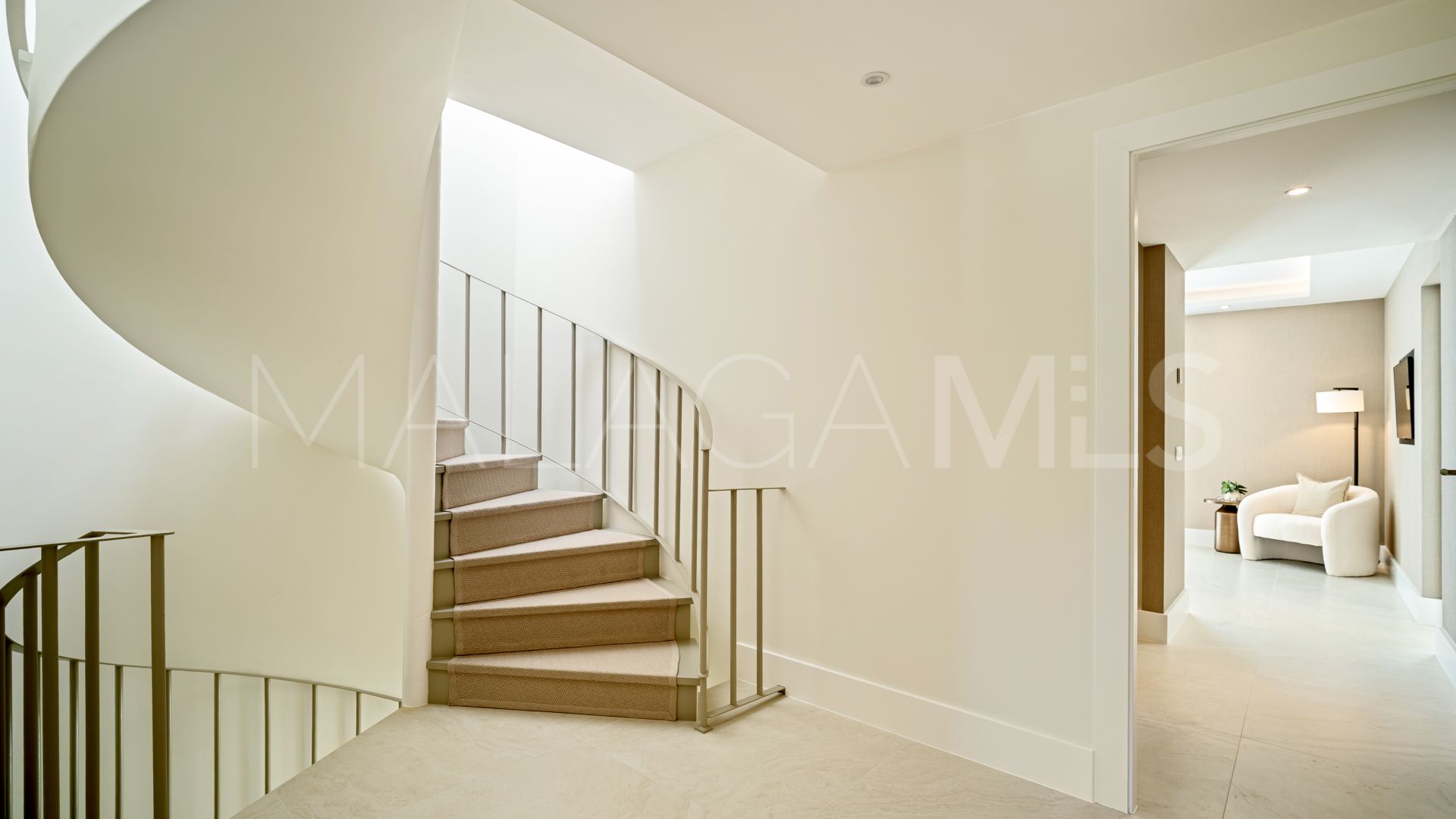 For sale town house in La Quinta with 4 bedrooms