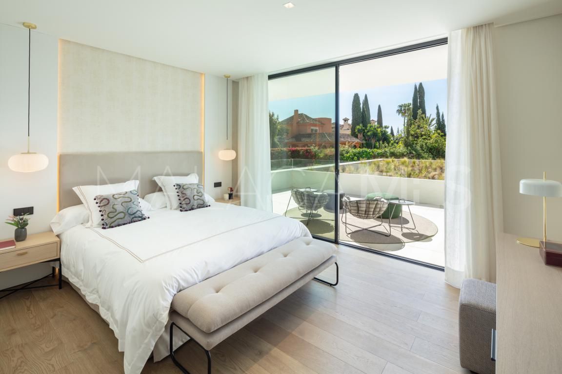 Villa for sale in Las Brisas