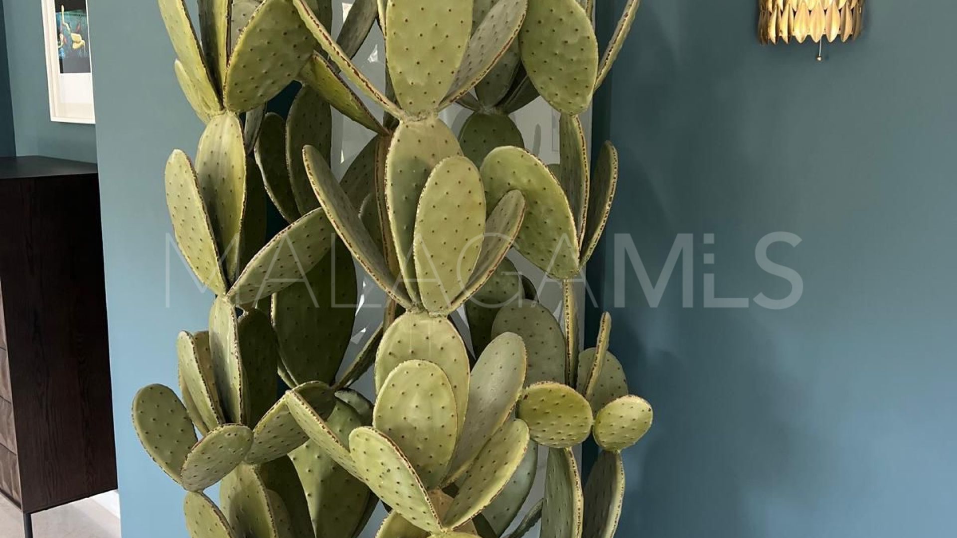 Villa for sale in Elviria