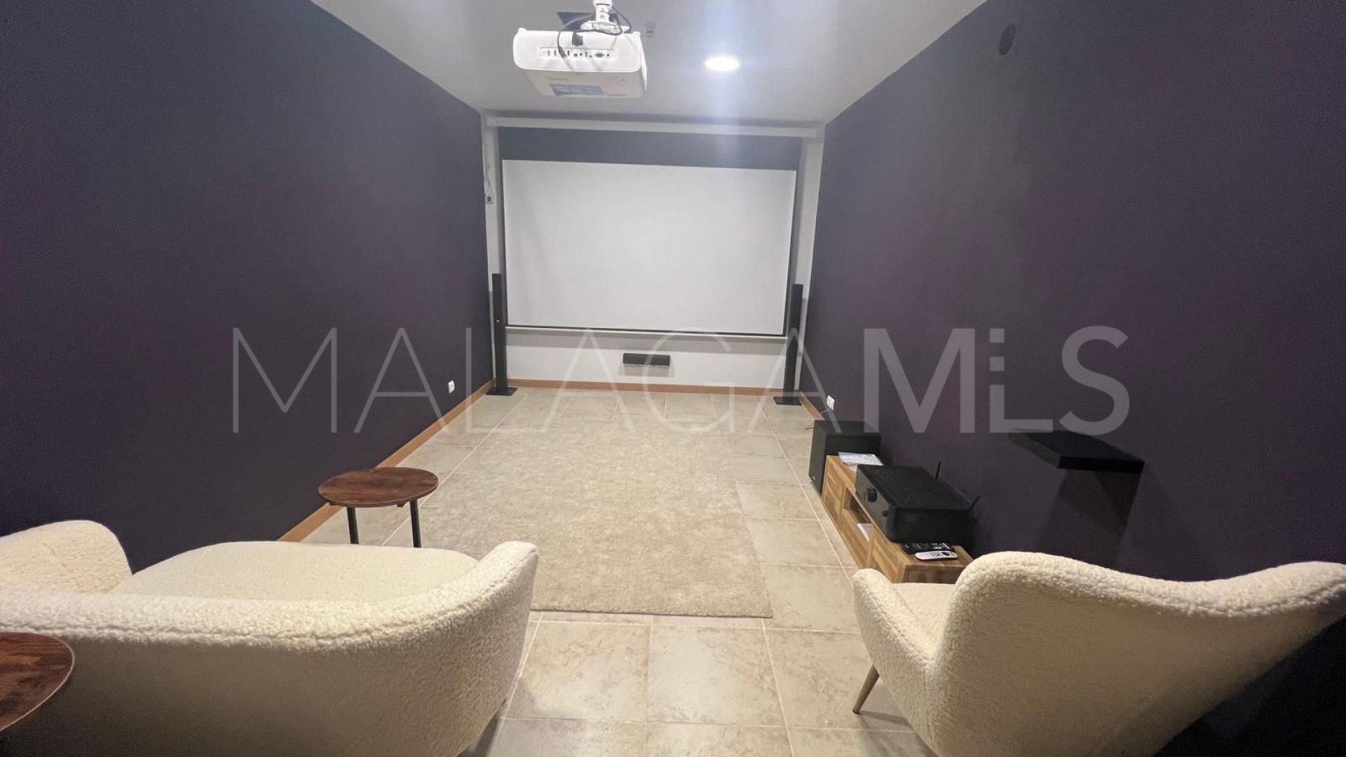 Villa for sale in Elviria