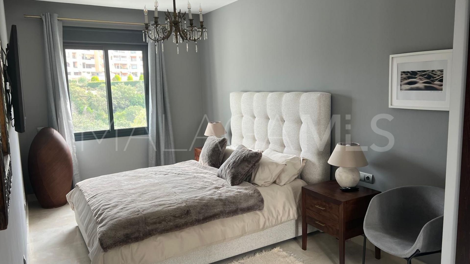 Villa for sale in Elviria