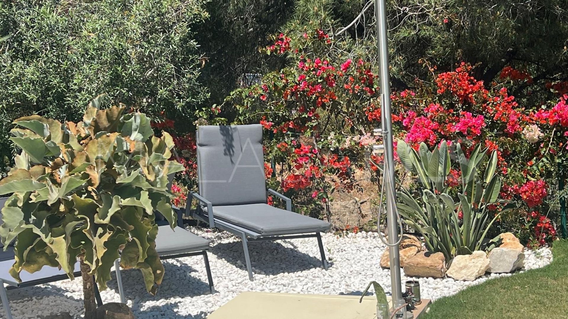 Villa for sale in Elviria