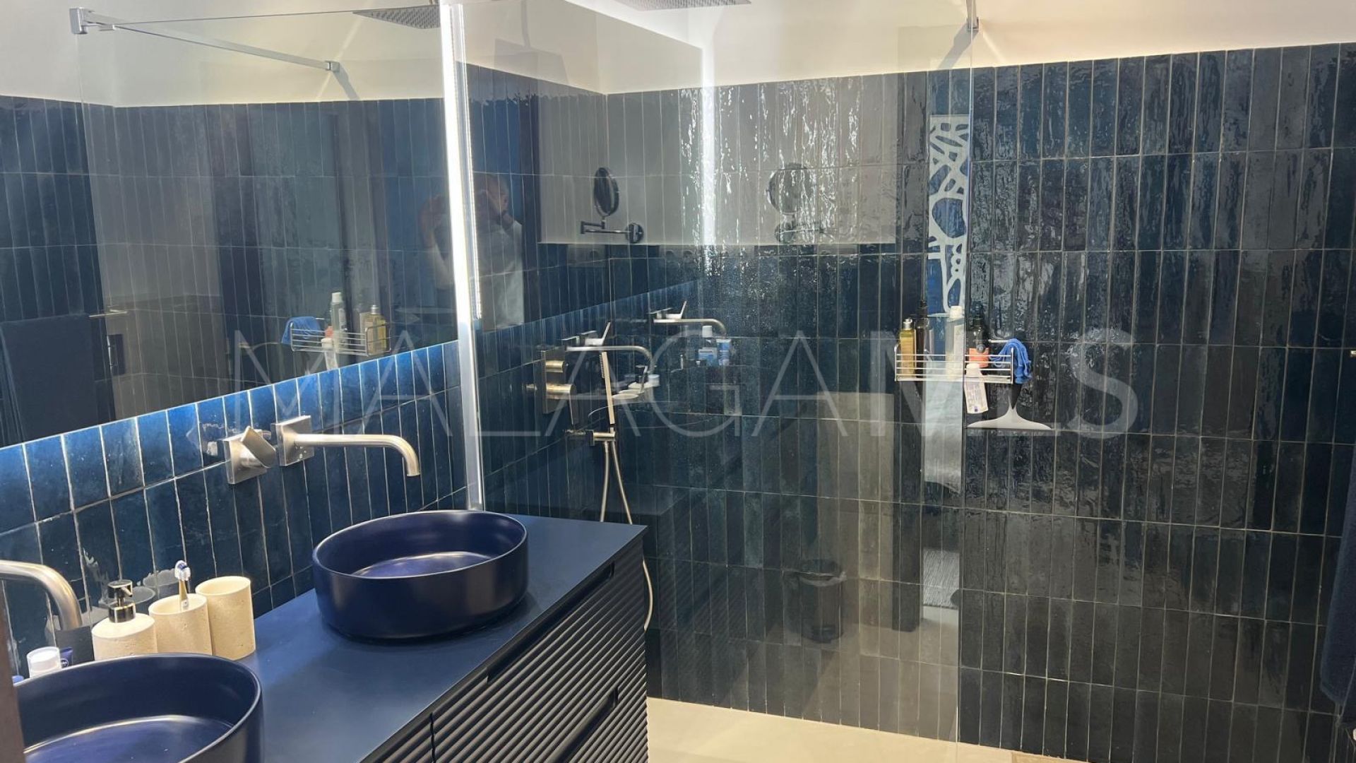 Villa for sale in Elviria