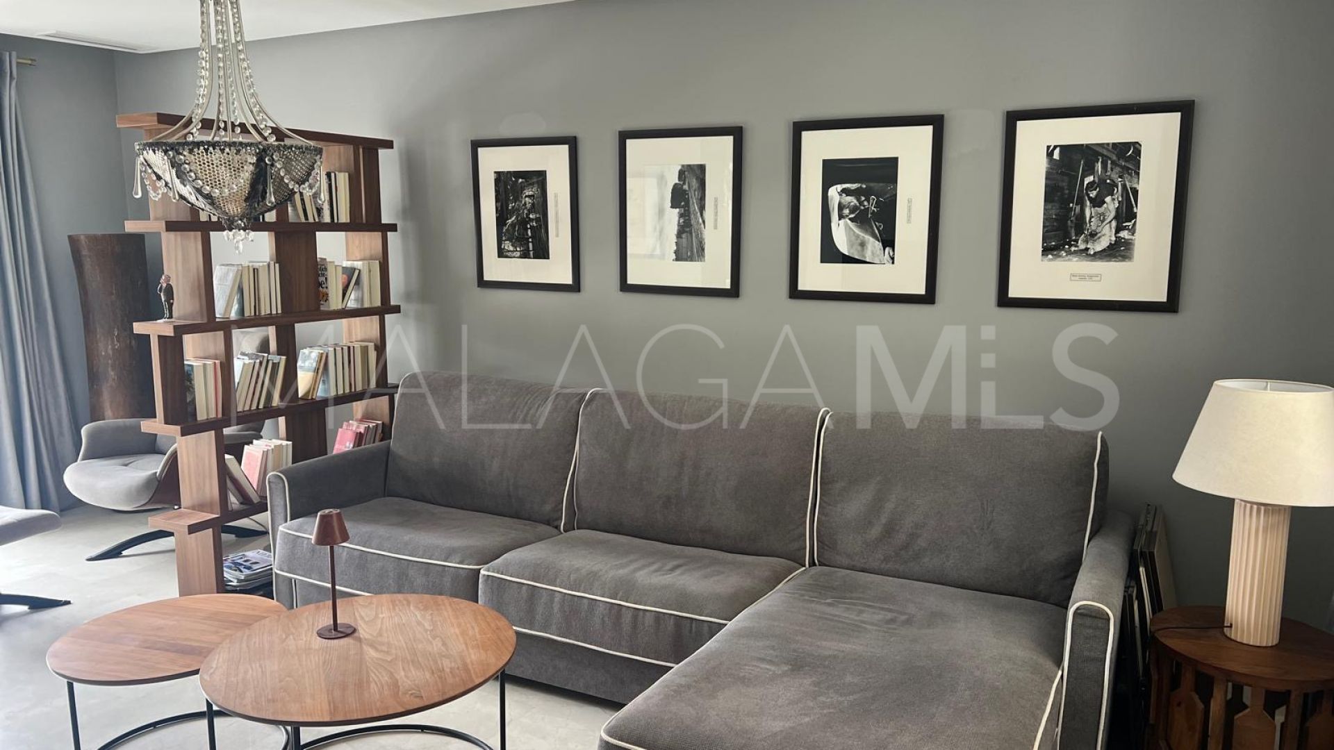 Villa for sale in Elviria