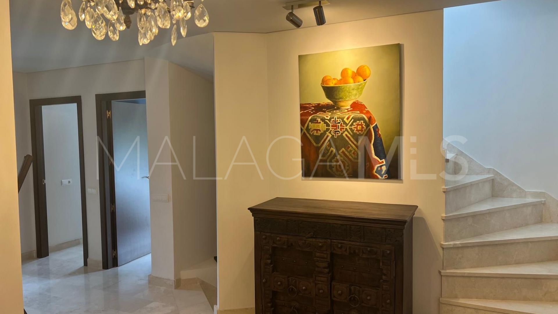 Villa for sale in Elviria