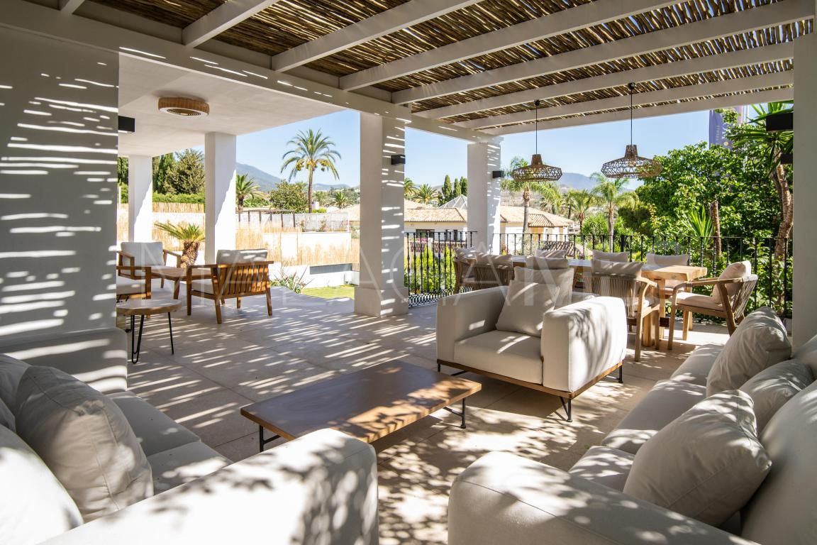 Villa for sale in Las Brisas