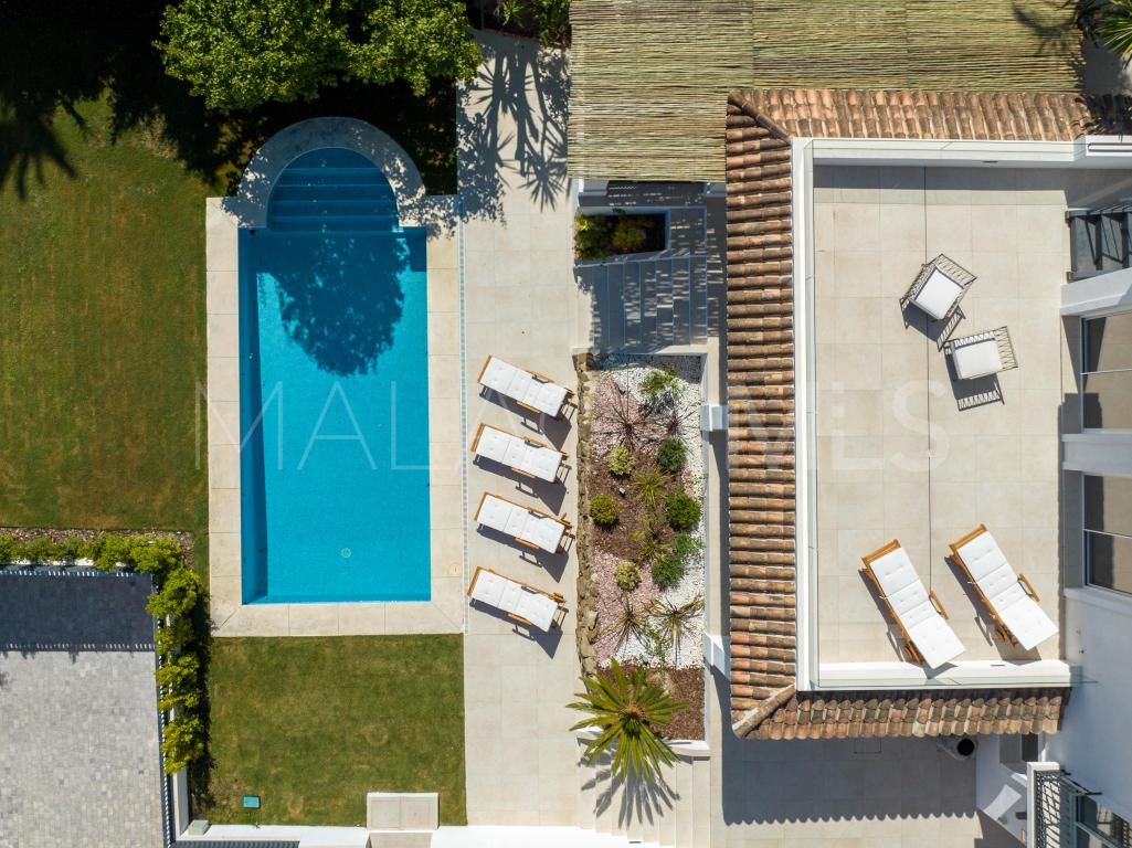 Villa for sale in Las Brisas