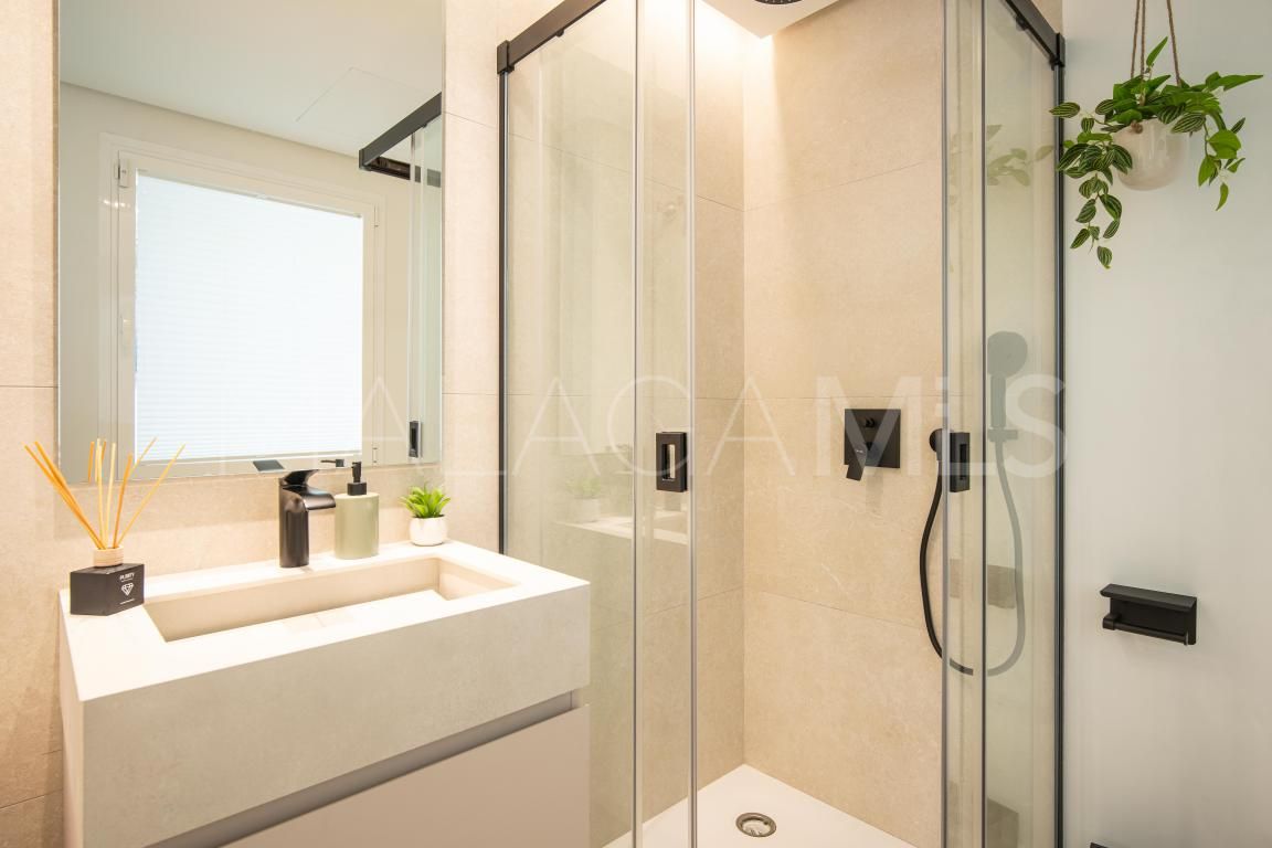 Villa for sale in Las Brisas