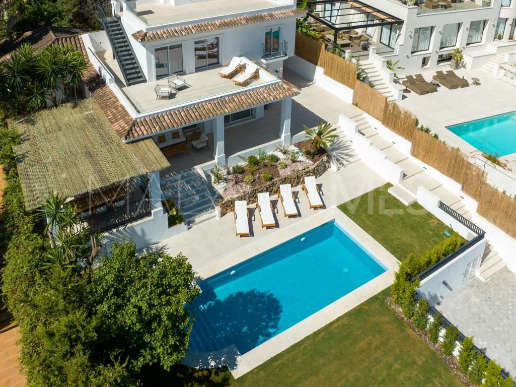 Villa for sale in Las Brisas