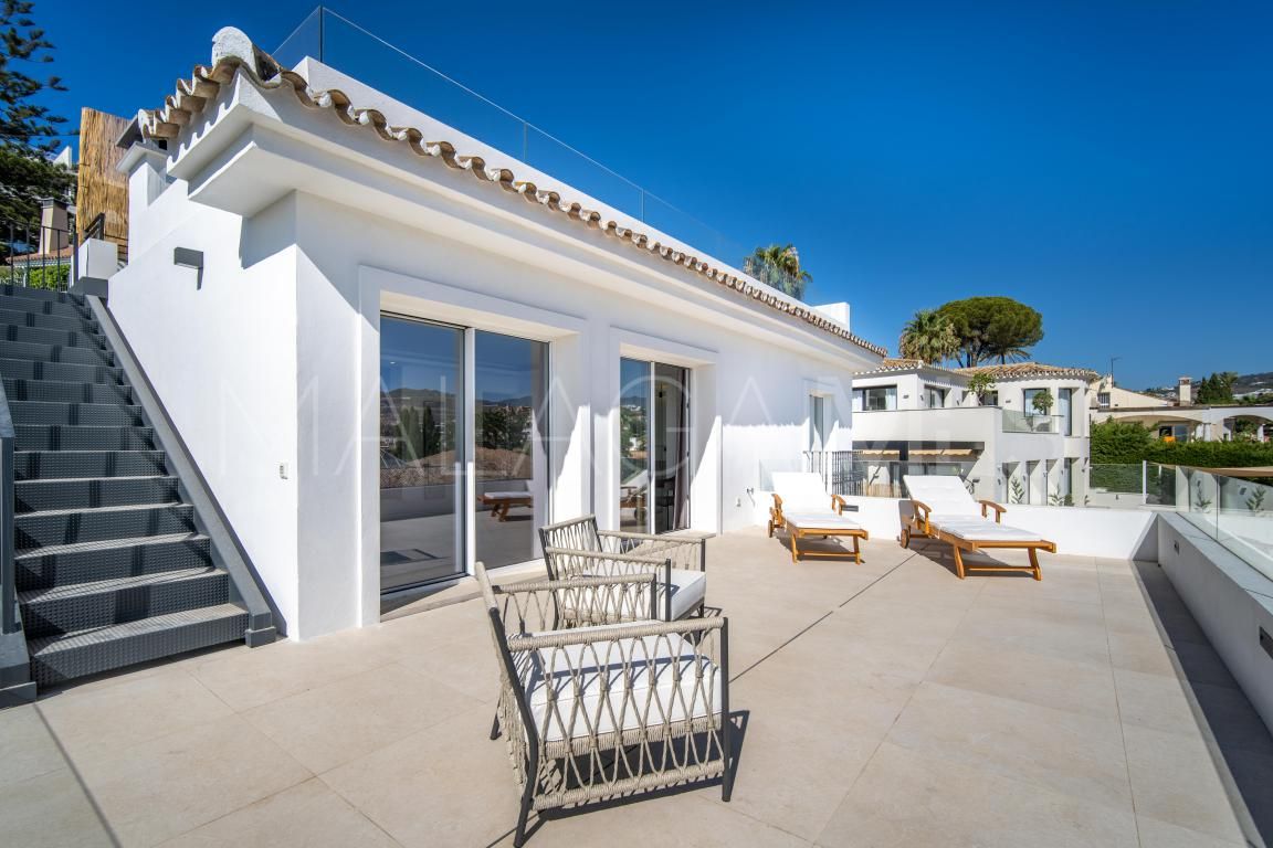 Villa for sale in Las Brisas