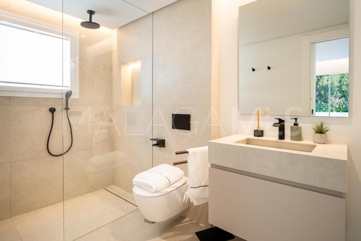 Villa for sale in Las Brisas