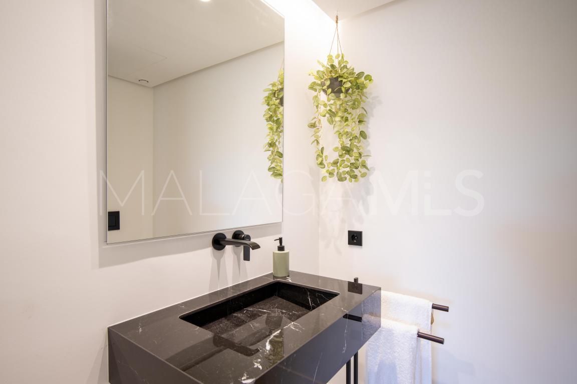 Villa for sale in Las Brisas