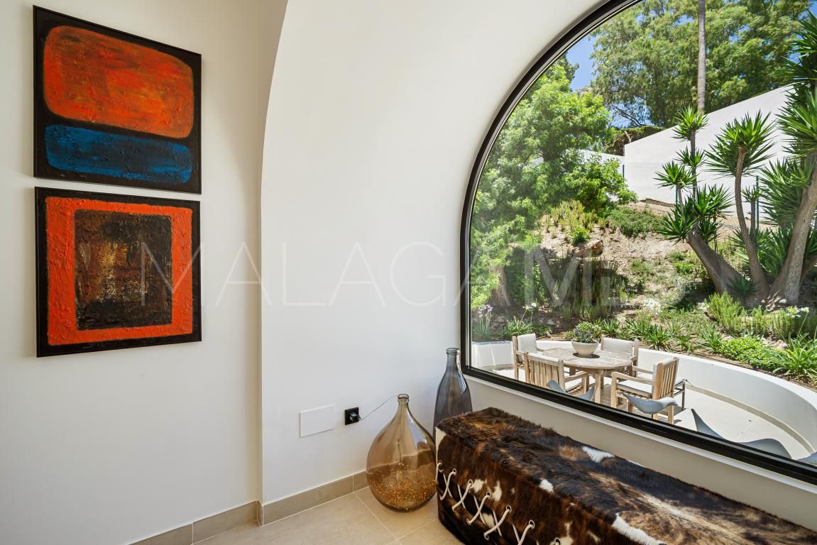 Villa for sale in Las Lomas de Nueva Andalucia