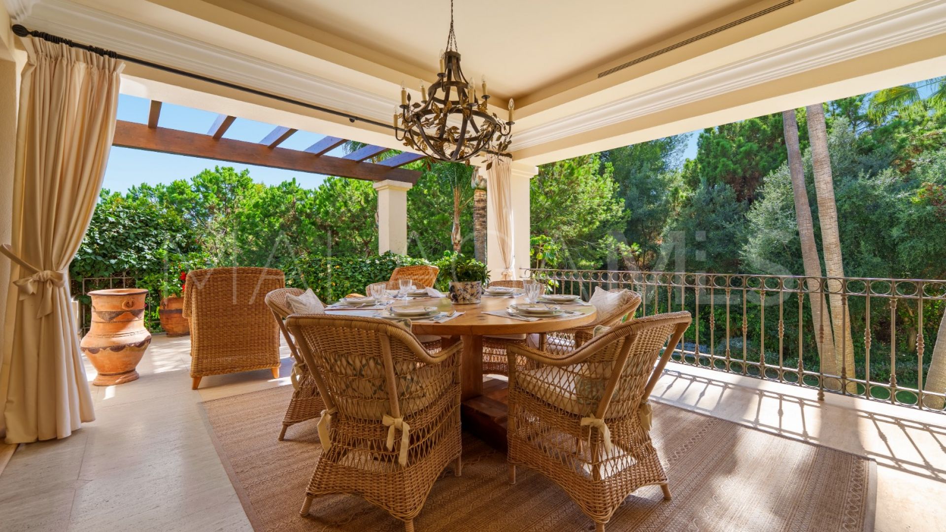 Villa for sale in Las Lomas del Marbella Club