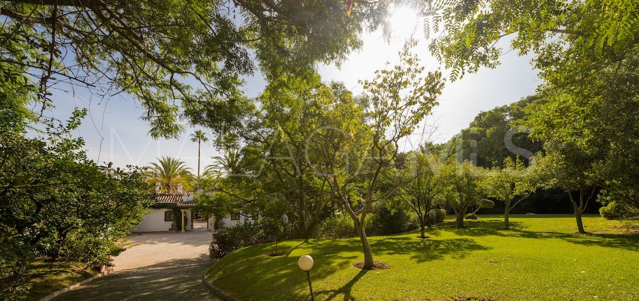 Benahavis, villa for sale with 6 bedrooms