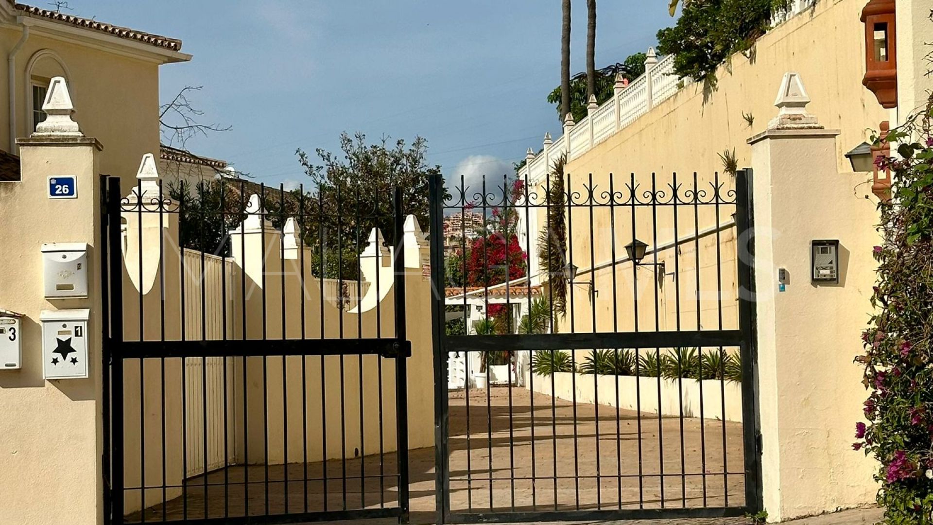 4 bedrooms villa in Miraflores Golf for sale