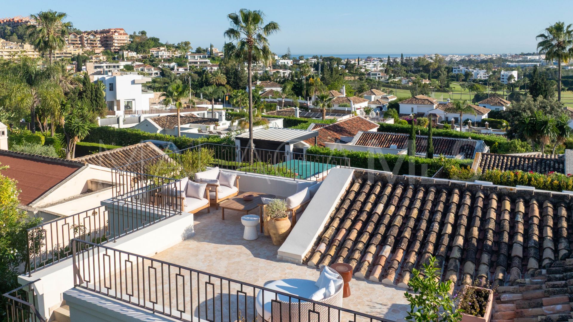 Villa for sale in Nueva Andalucia