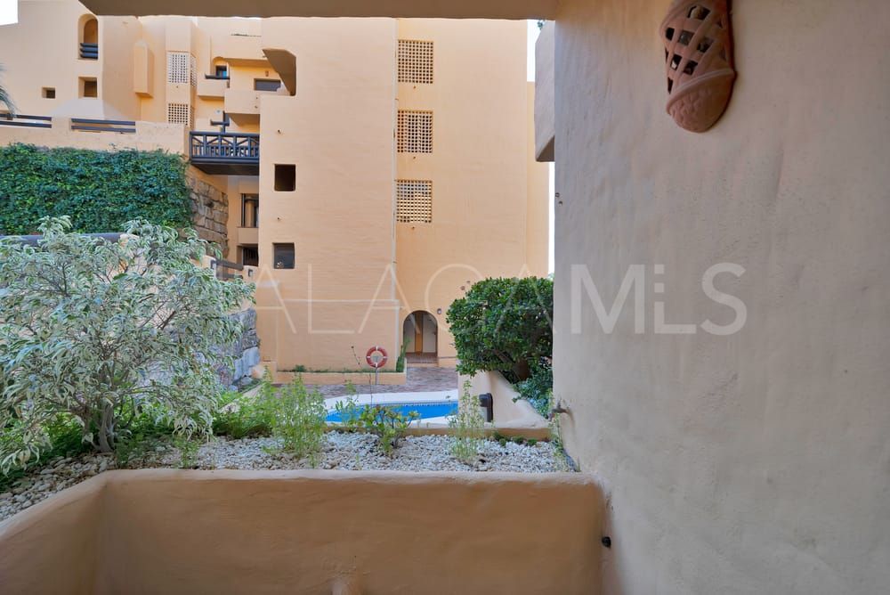 Apartamento planta baja for sale in Coto Real de 3 bedrooms