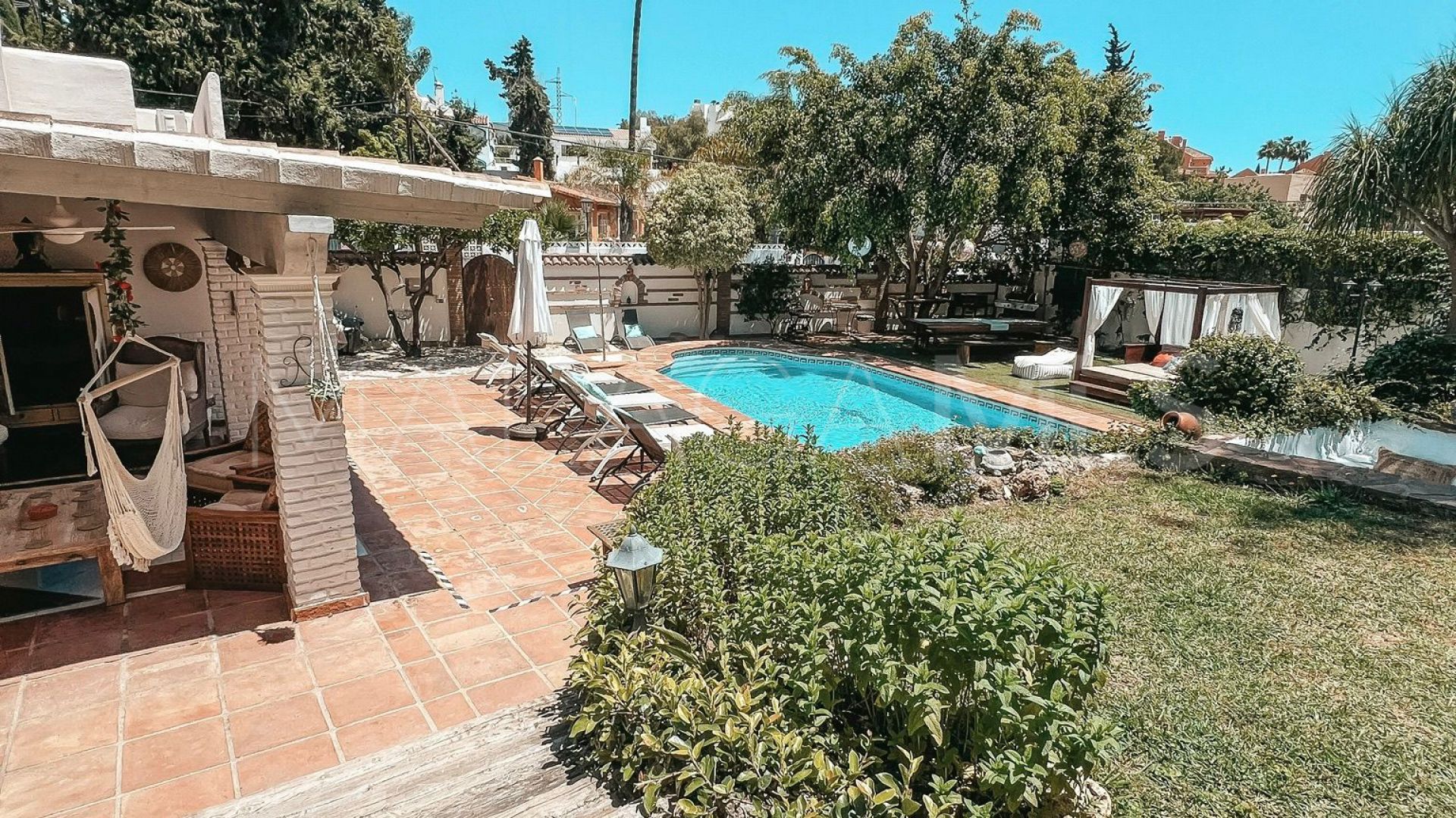 Villa for sale in Los Jazmines