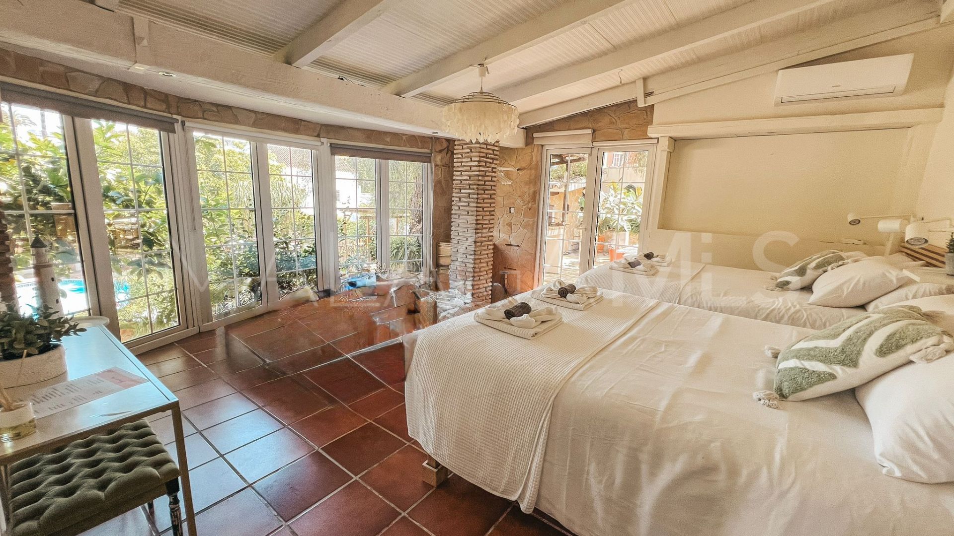 Villa for sale in Los Jazmines