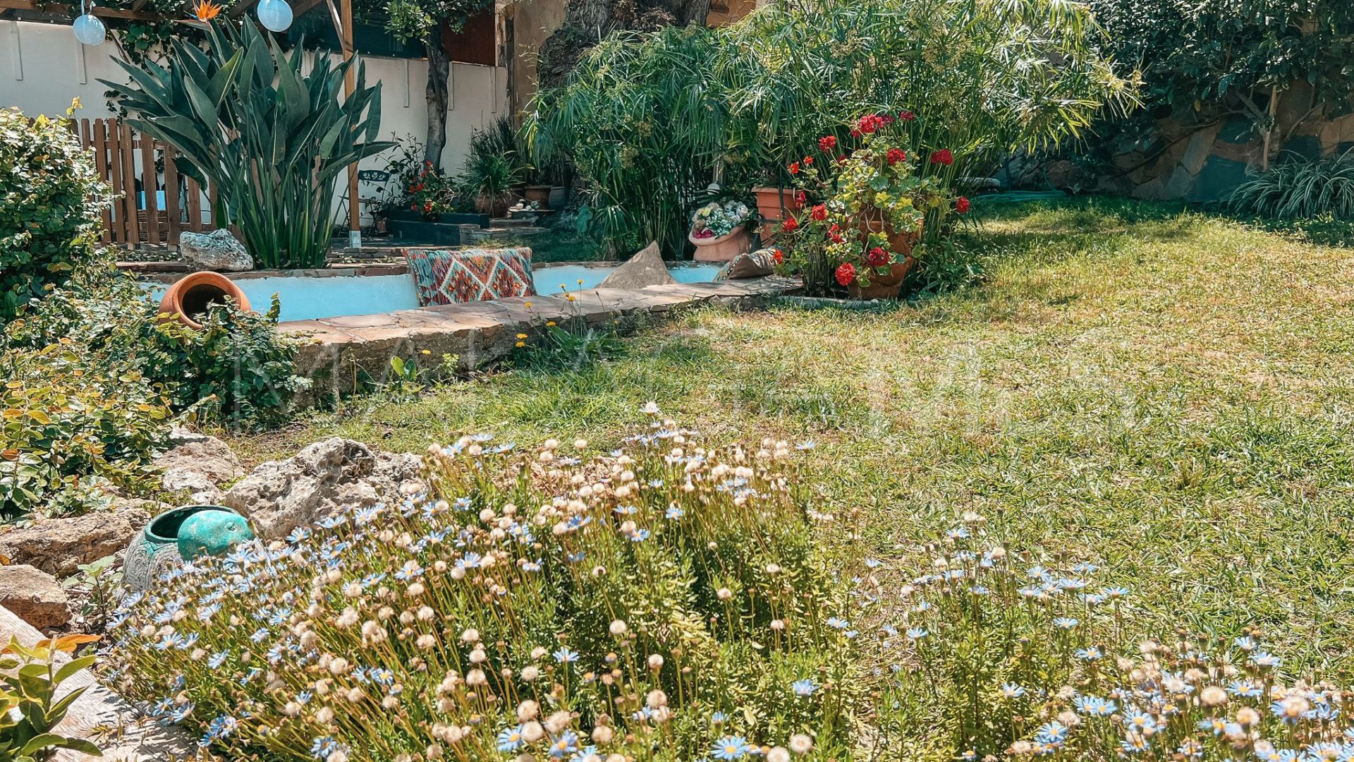 Villa for sale in Los Jazmines