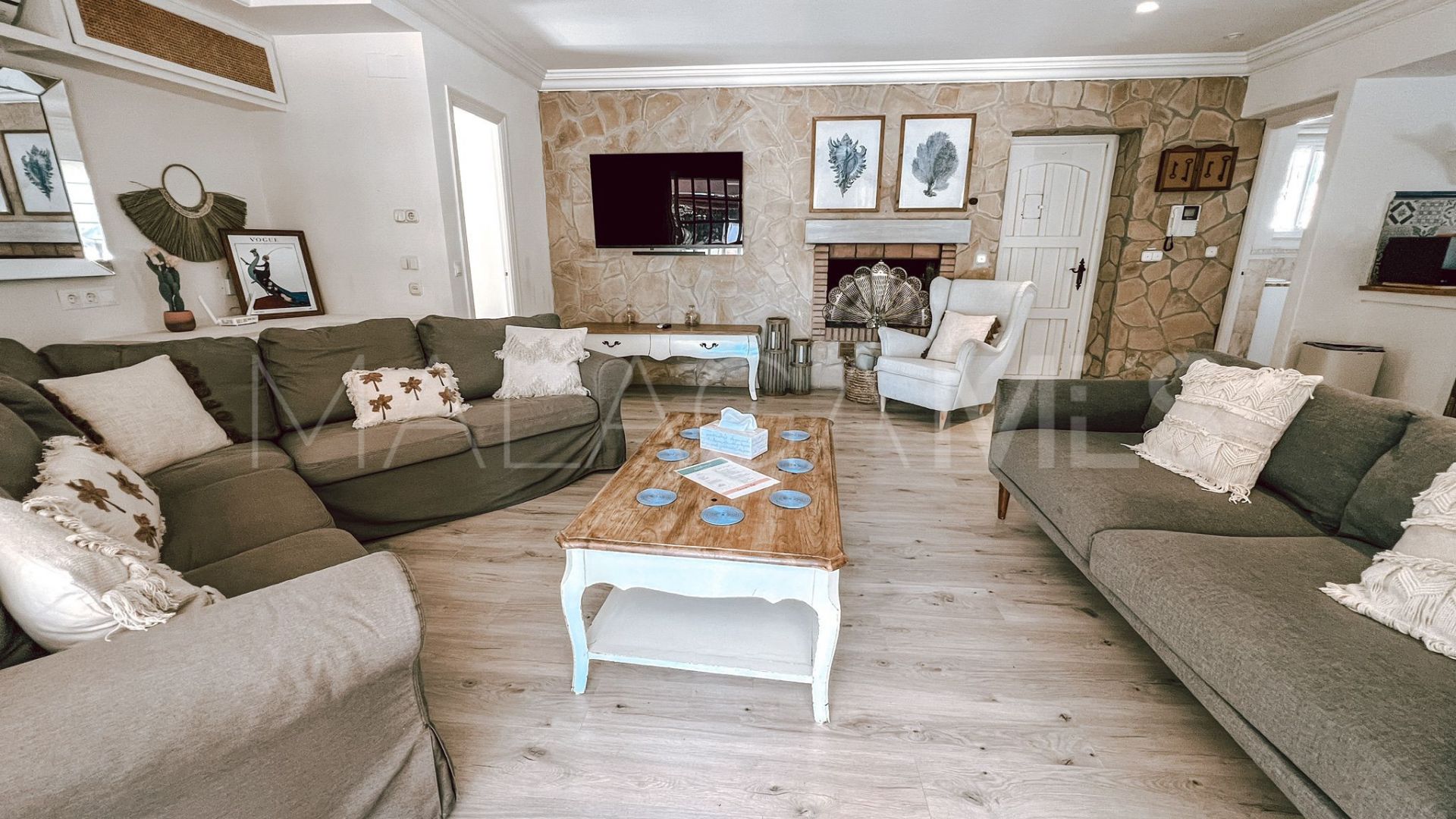 Villa for sale in Los Jazmines