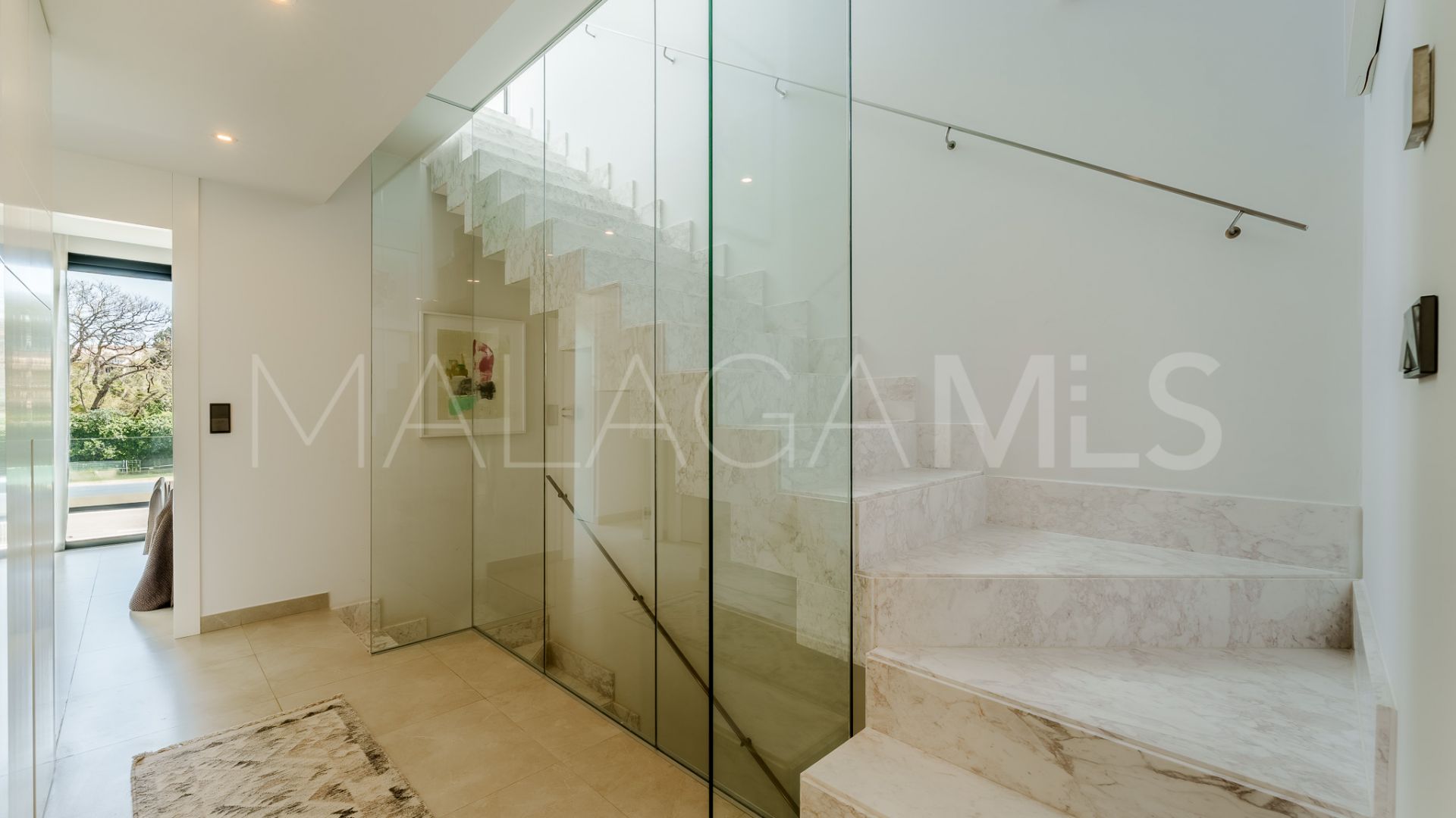 For sale semi detached house with 5 bedrooms in Marbella - Puerto Banus