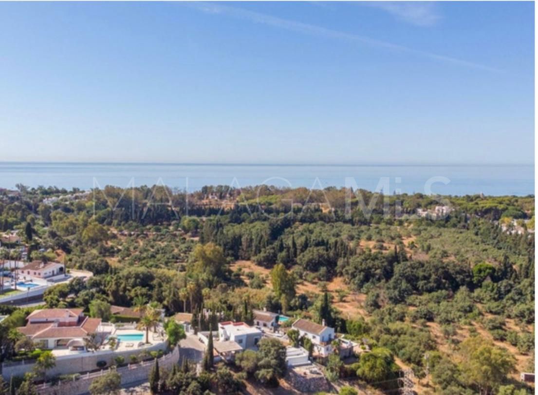 Villa for sale in Elviria