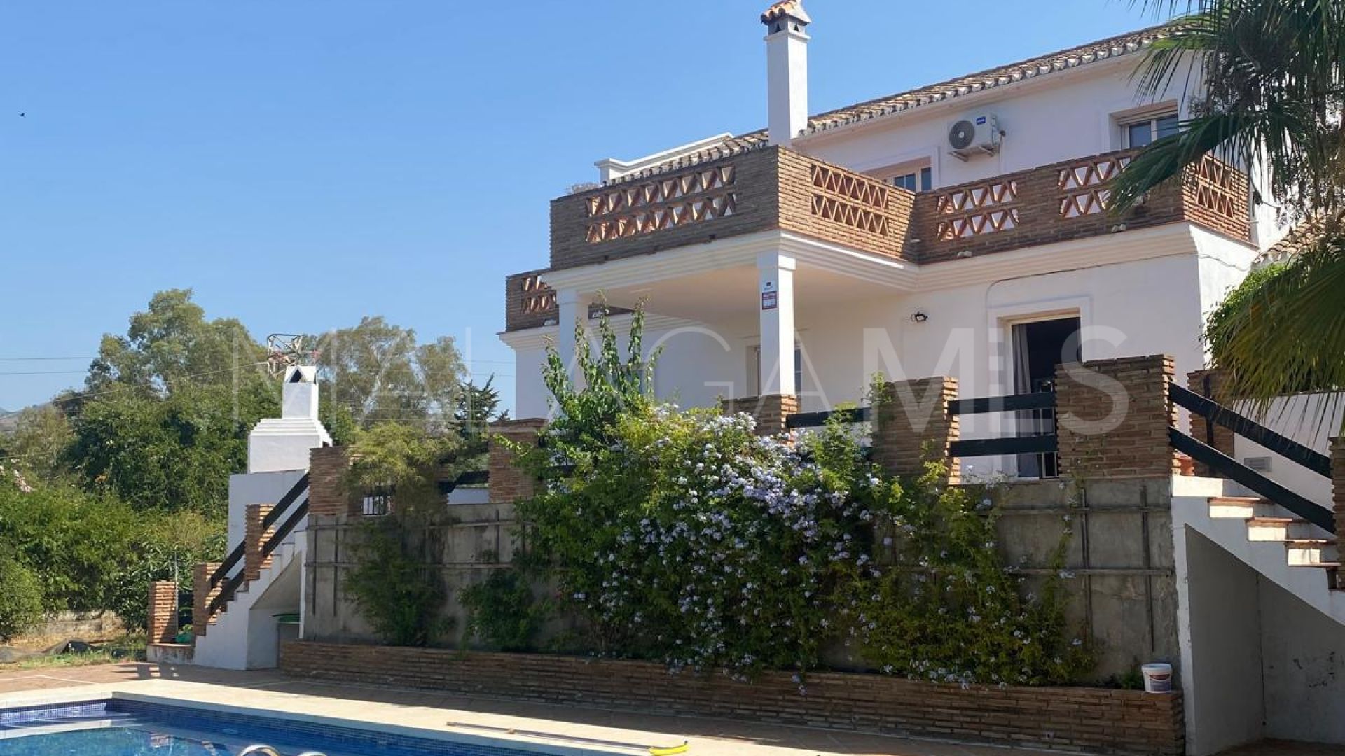 Villa for sale in Elviria