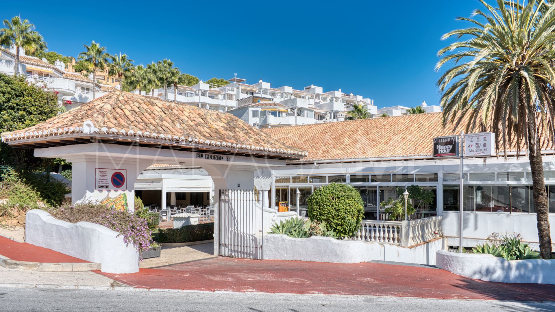 For sale commercial premises in Calahonda