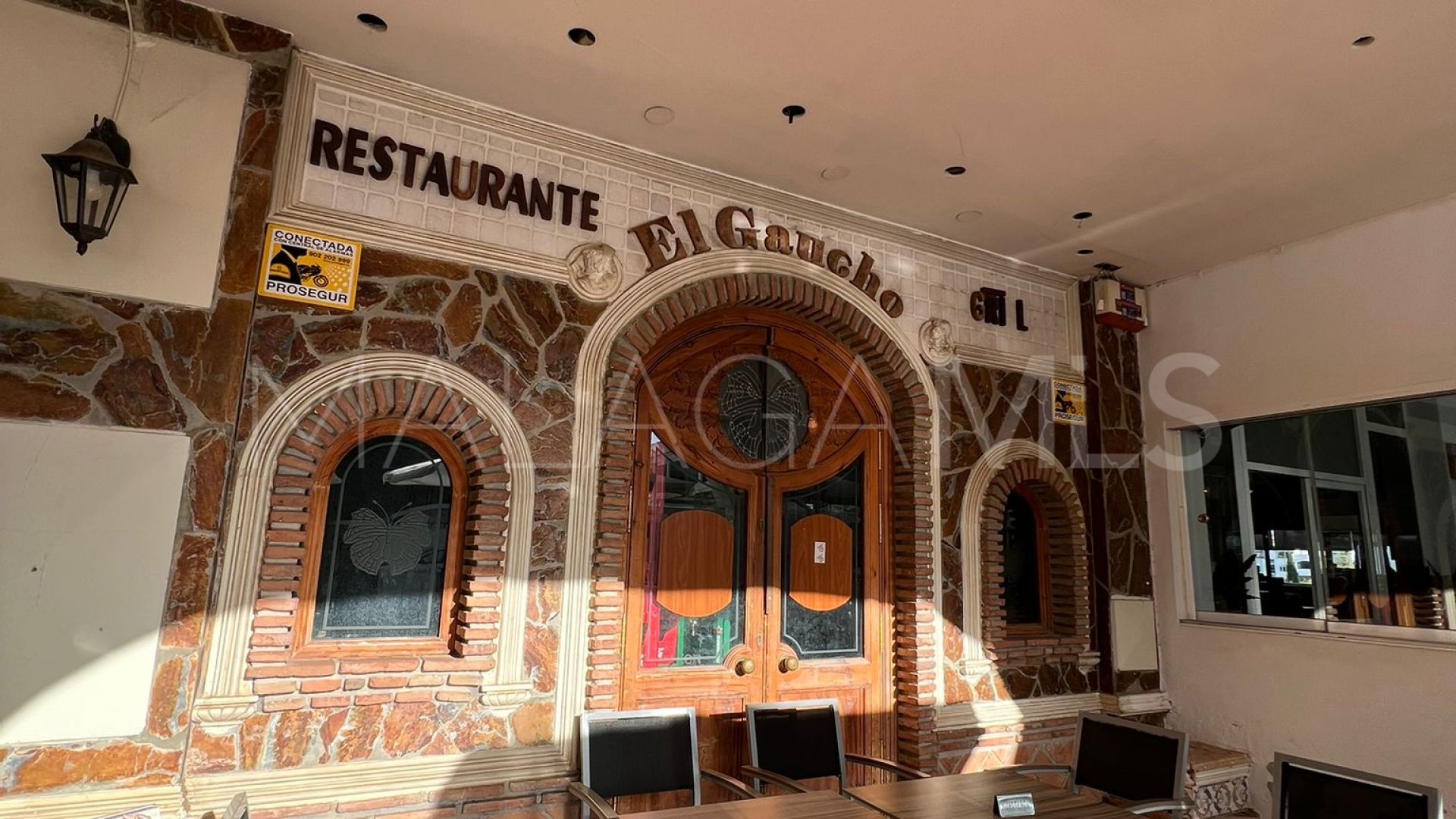 For sale commercial premises in Calahonda
