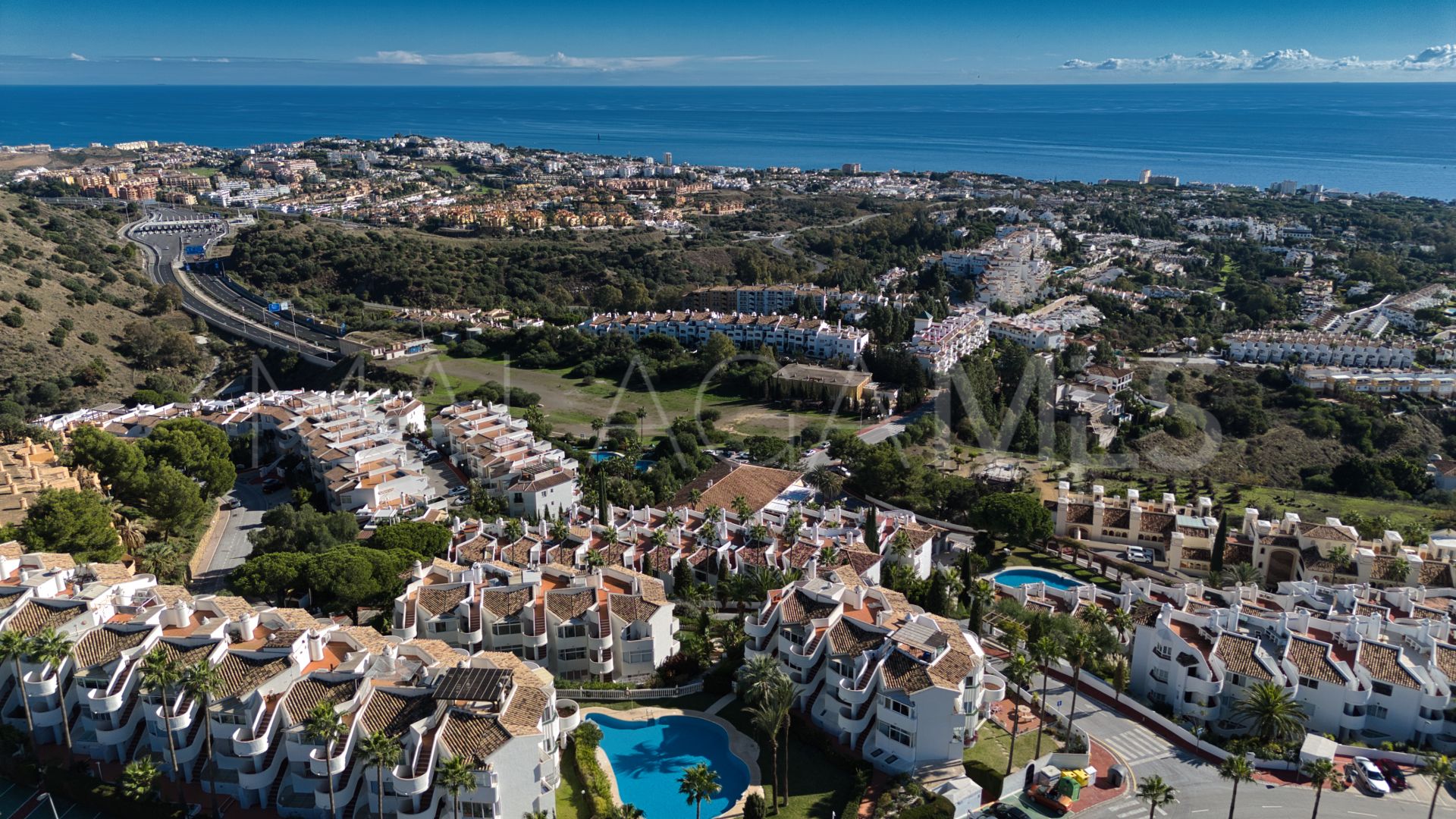For sale commercial premises in Calahonda