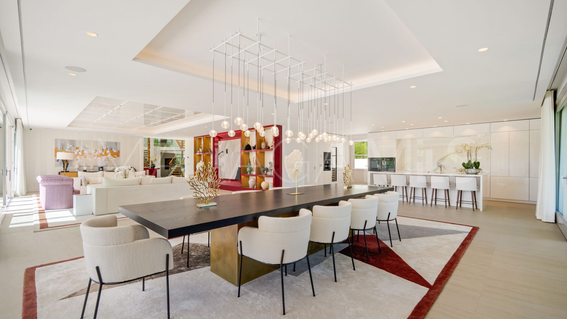 Villa for sale in Nueva Andalucia