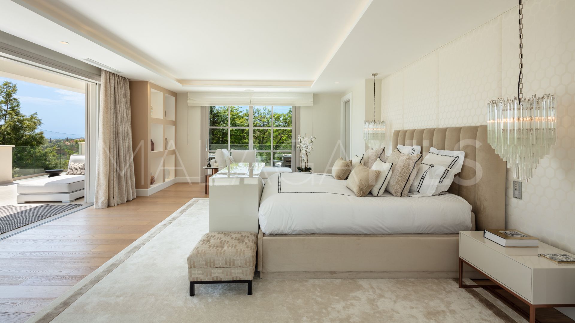 Villa for sale in Nueva Andalucia