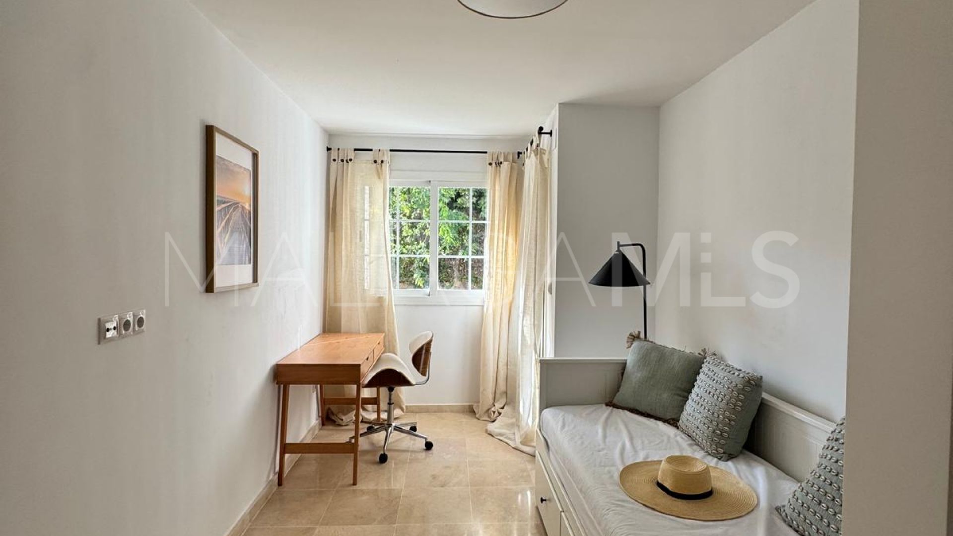 Buy apartamento planta baja with 3 bedrooms in Rio Real Golf