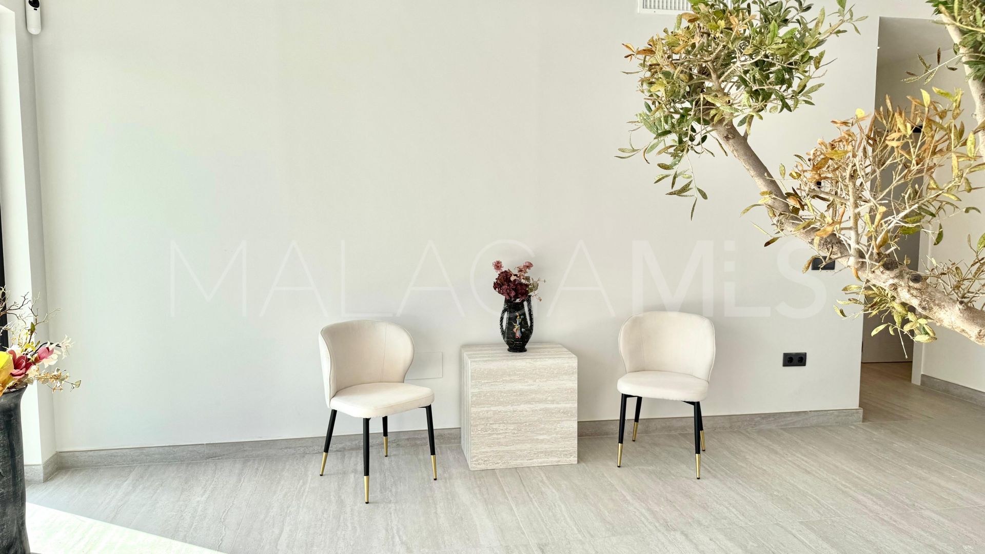 Buy villa de 5 bedrooms in El Faro