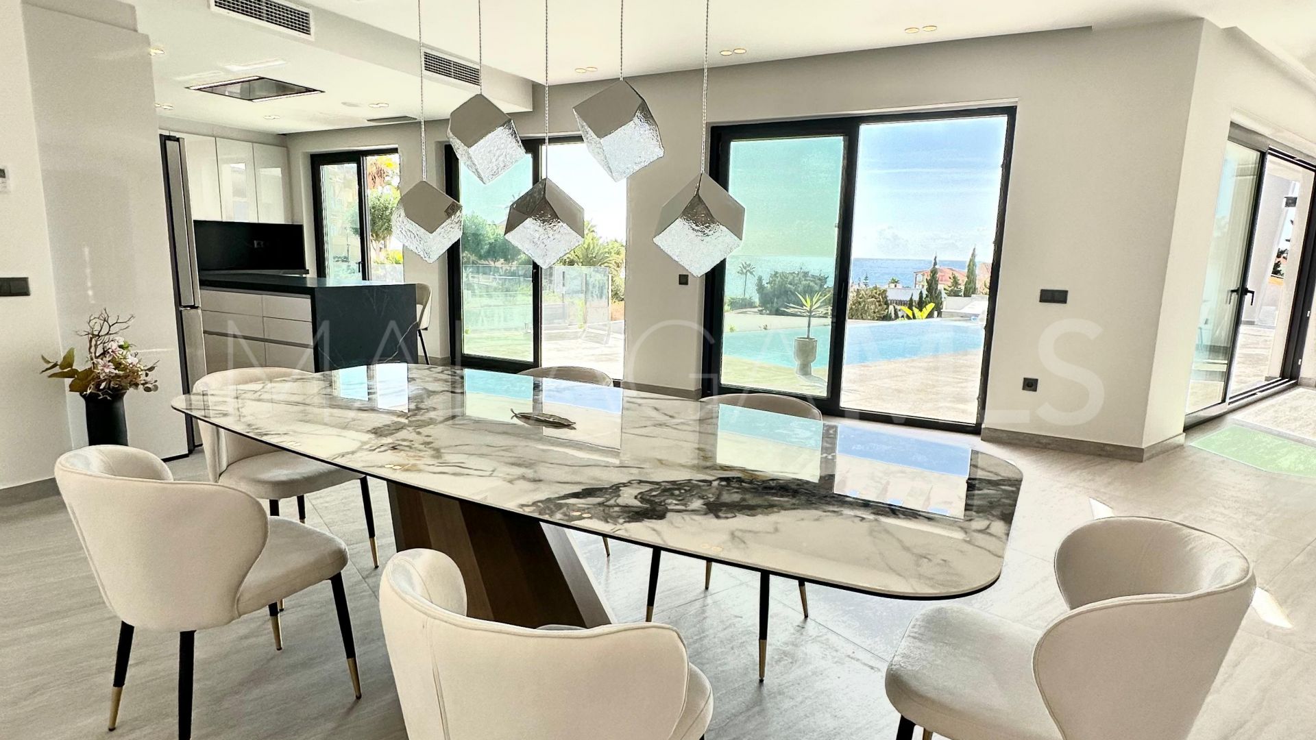 Buy villa de 5 bedrooms in El Faro