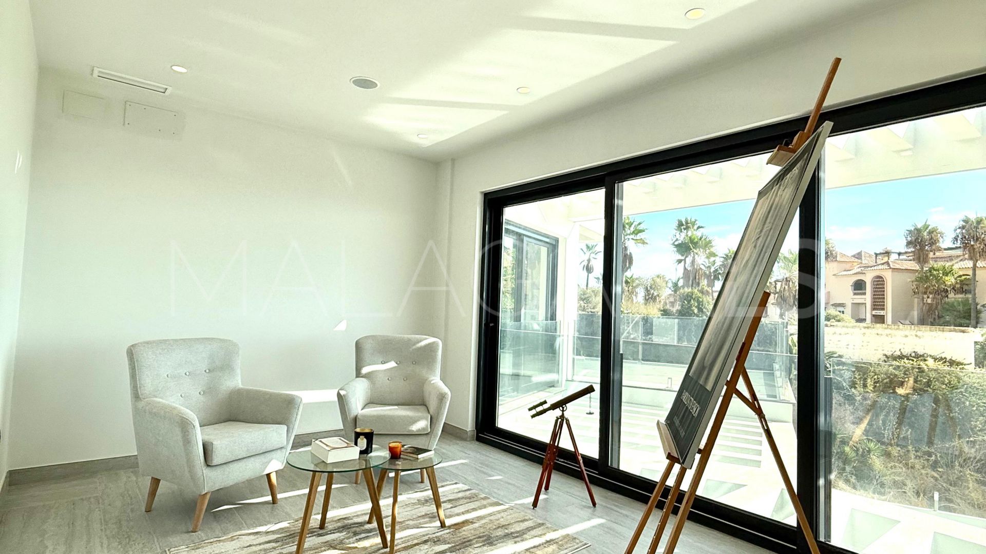 Buy villa de 5 bedrooms in El Faro
