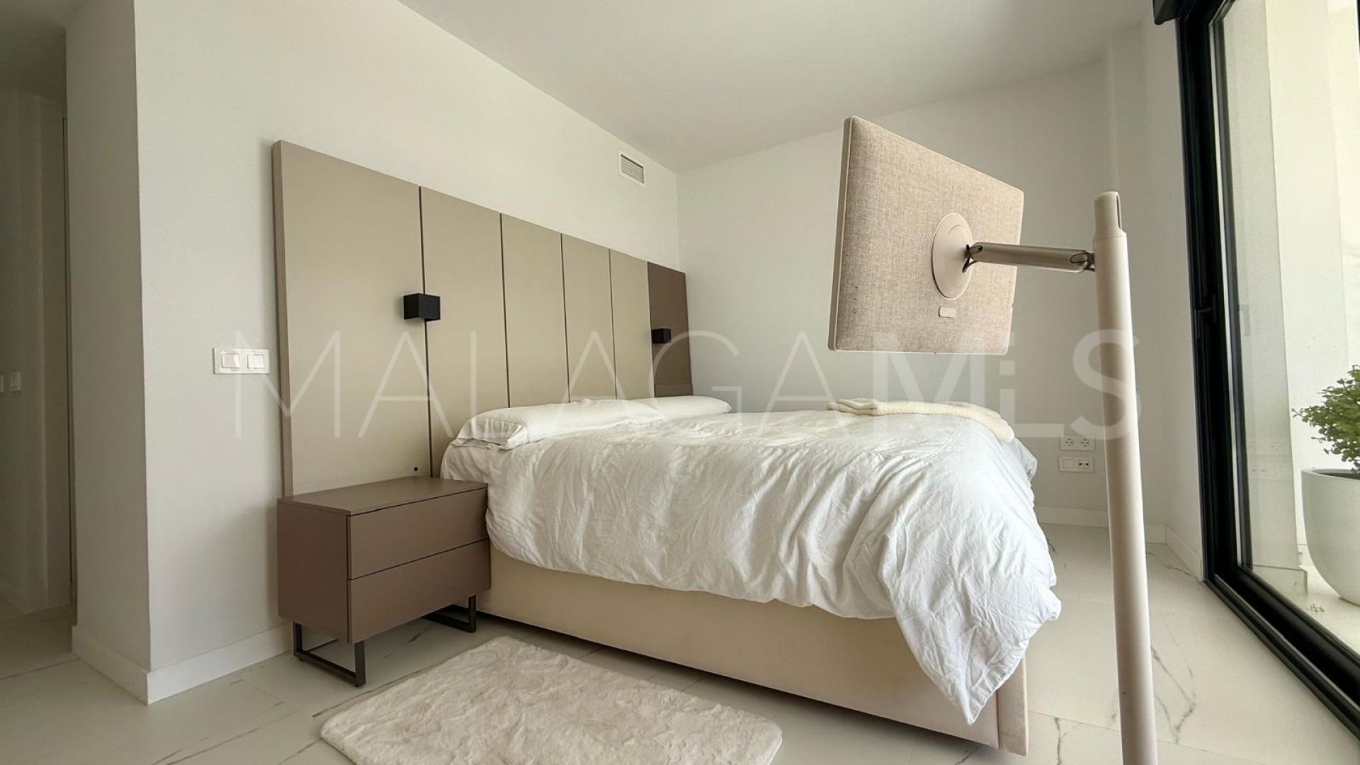 Se vende apartamento planta baja with 2 bedrooms in Casares Playa